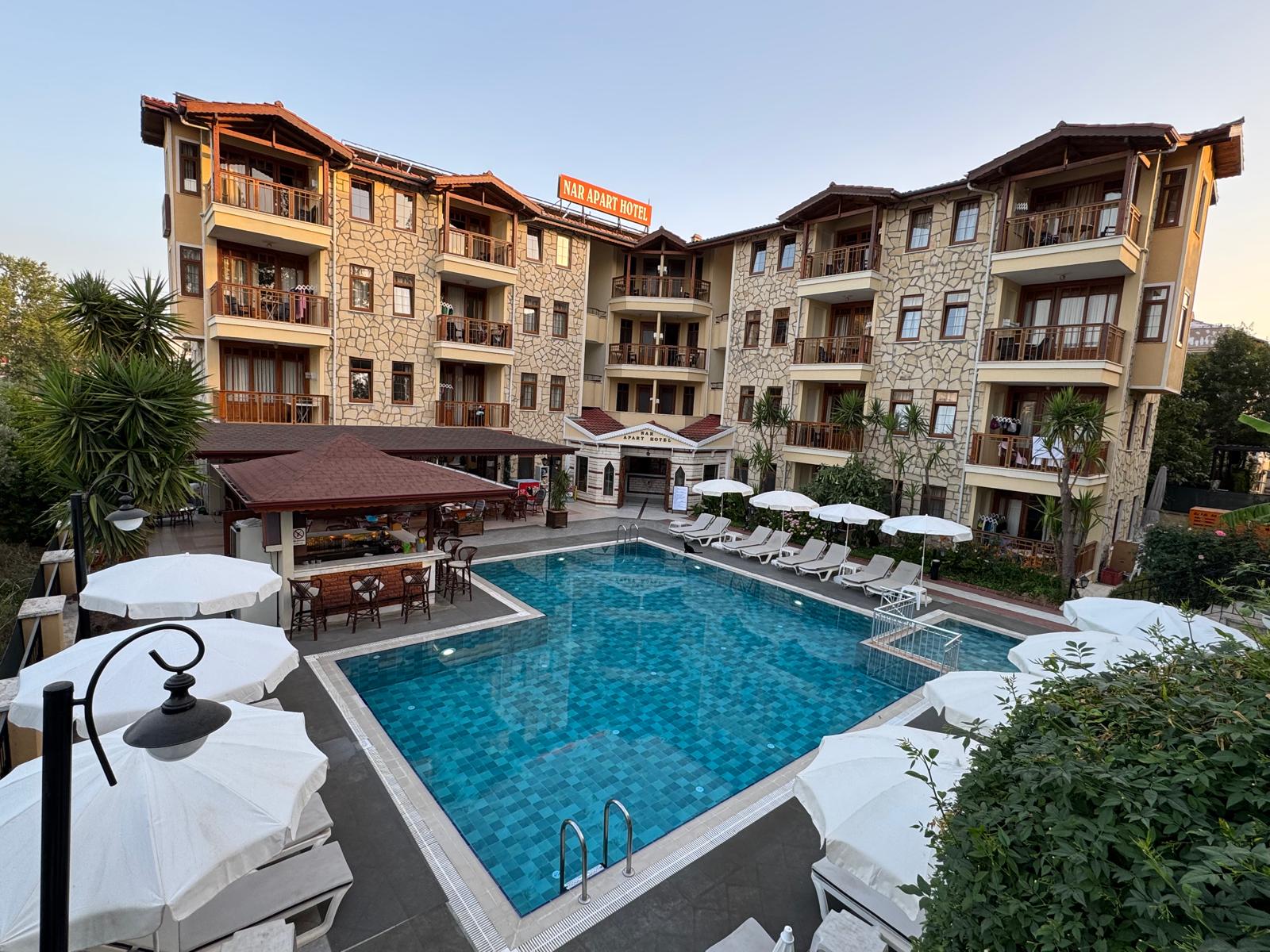 Hotel & pool panorama